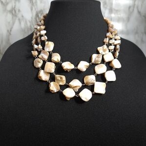 NY Women's Necklace Mother of Pearl Wooden Beads‎ Beige, Cream & Tan 10.5 Inches